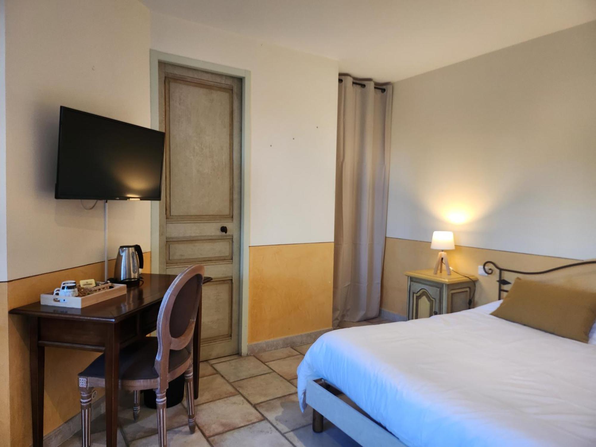 Bed and Breakfast Domaine Les Gendalis Saint-Saturnin-lès-Avignon Exterior foto