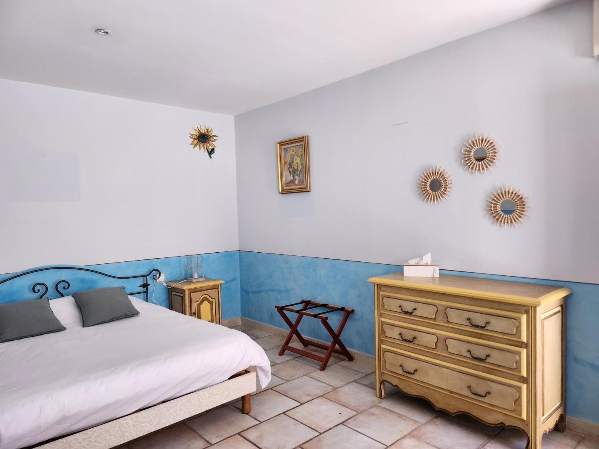 Bed and Breakfast Domaine Les Gendalis Saint-Saturnin-lès-Avignon Exterior foto
