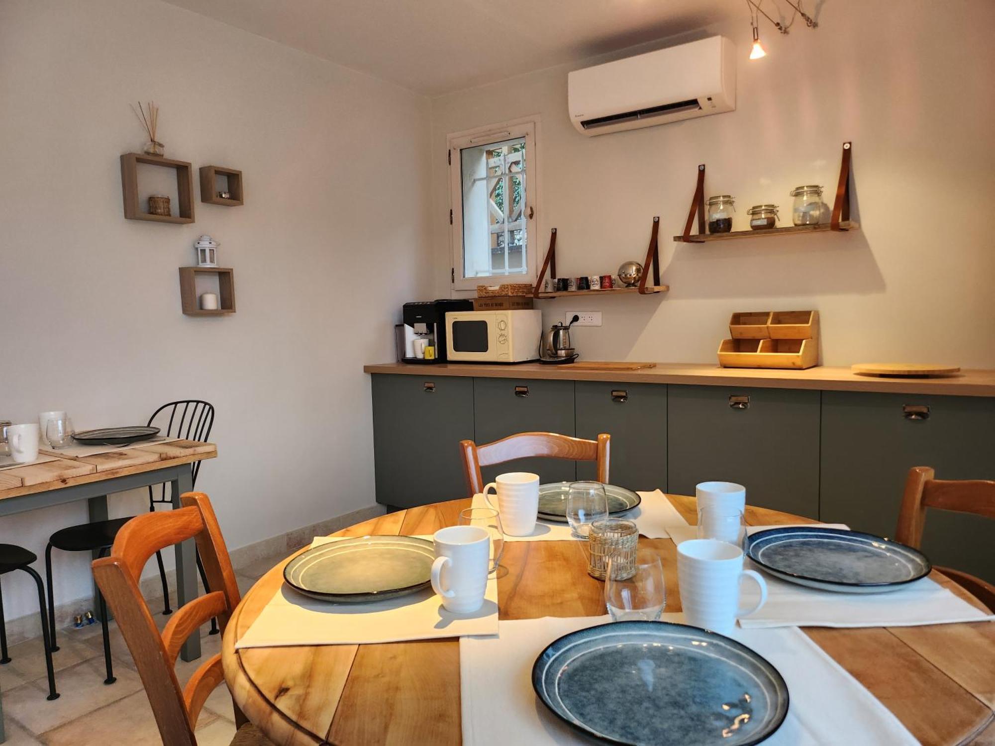 Bed and Breakfast Domaine Les Gendalis Saint-Saturnin-lès-Avignon Exterior foto