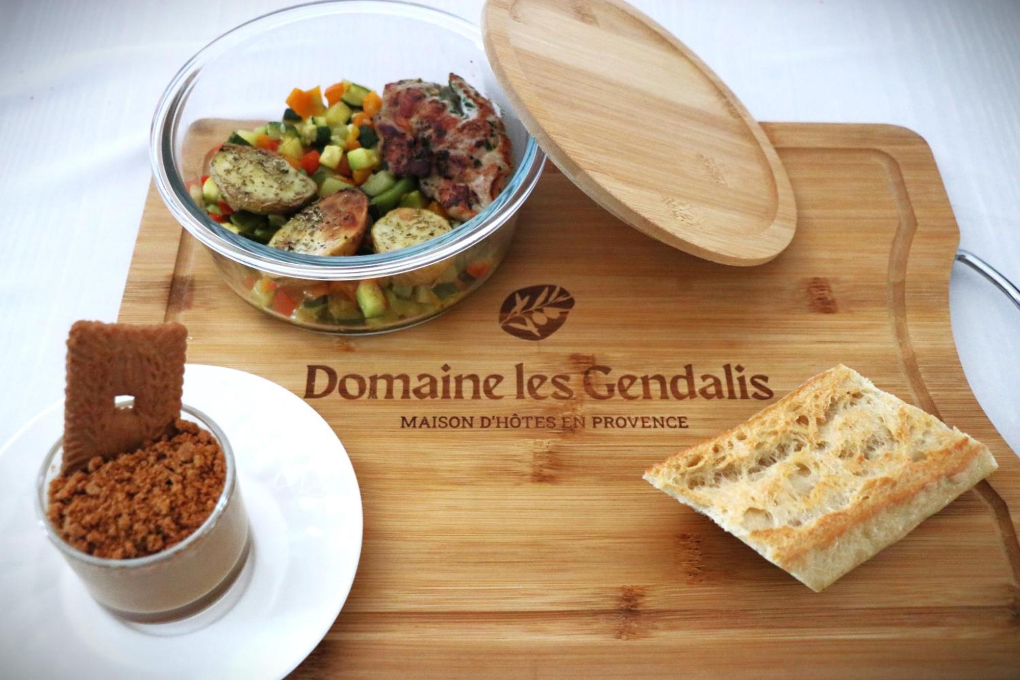 Bed and Breakfast Domaine Les Gendalis Saint-Saturnin-lès-Avignon Exterior foto