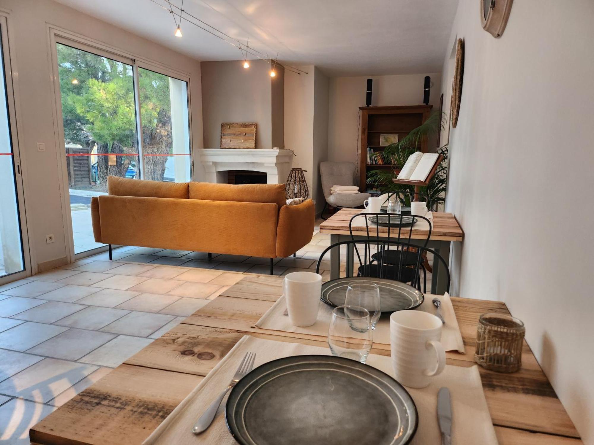 Bed and Breakfast Domaine Les Gendalis Saint-Saturnin-lès-Avignon Exterior foto