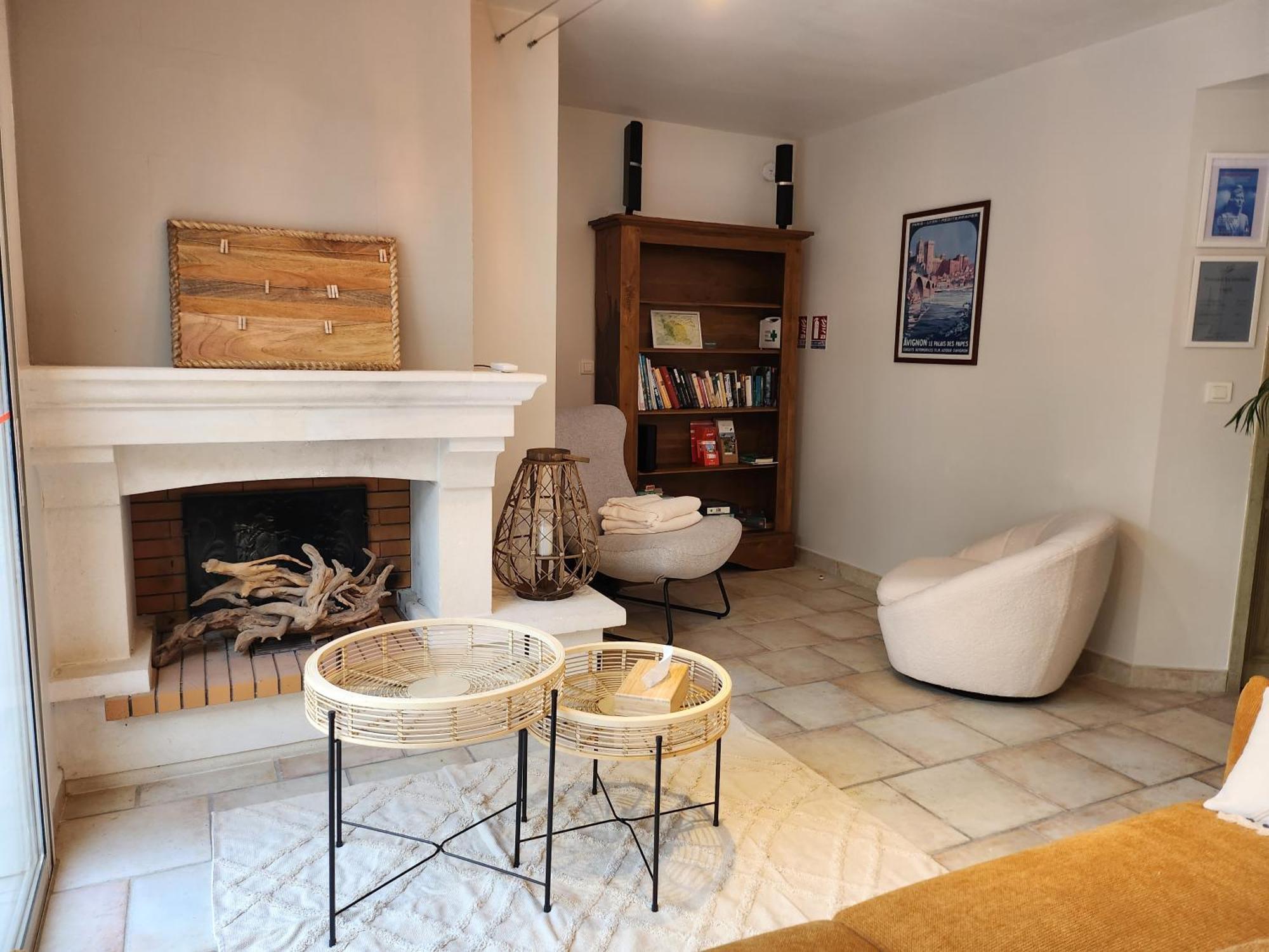 Bed and Breakfast Domaine Les Gendalis Saint-Saturnin-lès-Avignon Exterior foto