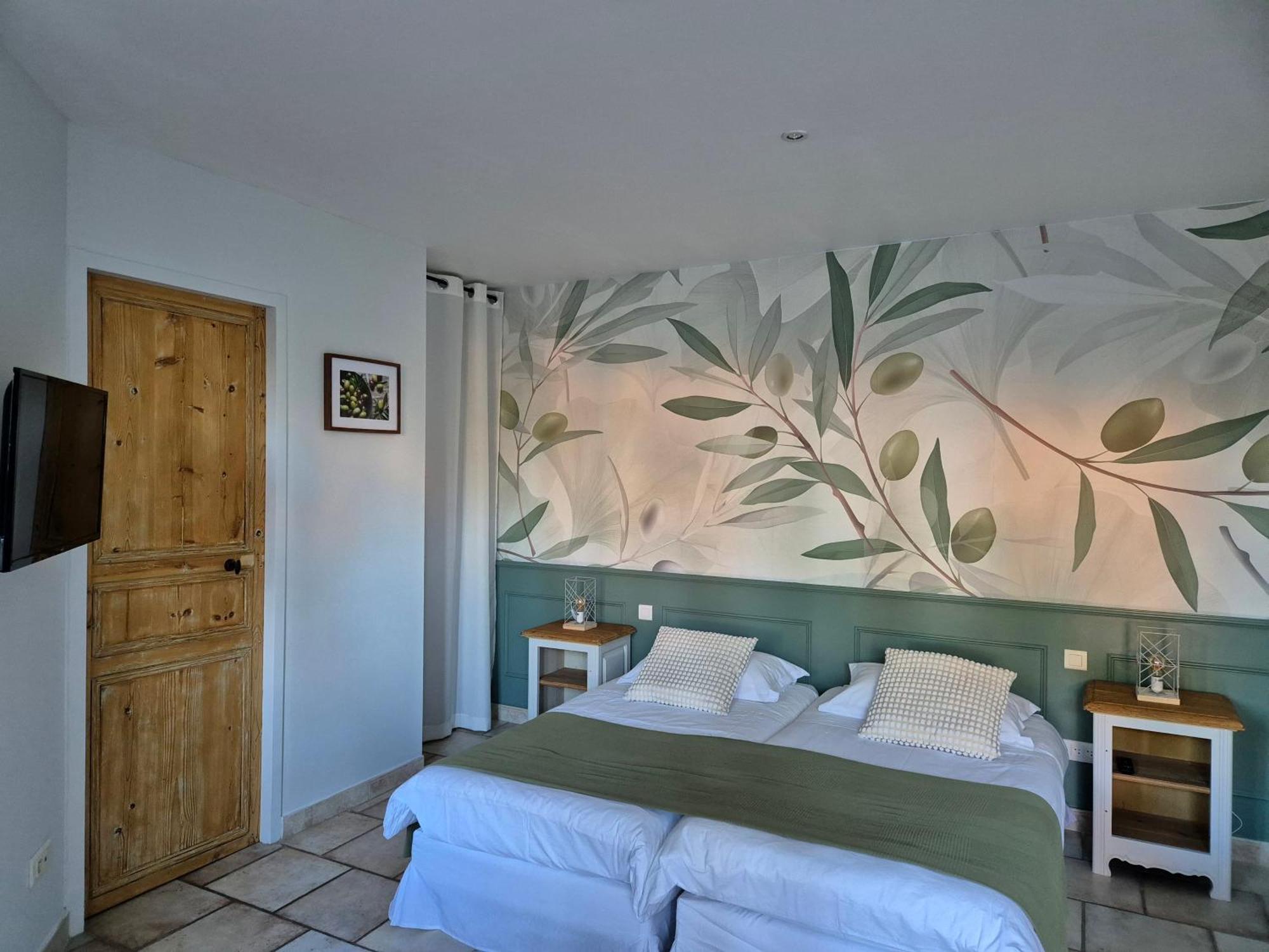Bed and Breakfast Domaine Les Gendalis Saint-Saturnin-lès-Avignon Exterior foto